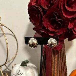 VINTAGE ROUND SILVERTONE CLIP EARRINGS